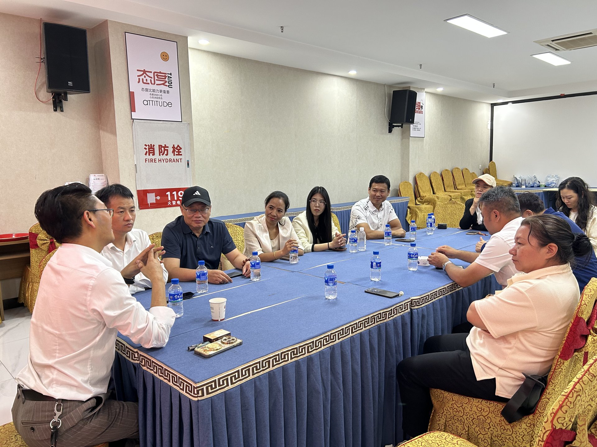 抖音从万播跌到几百，他劝100人中介团队离开抖音｜走访文山道和地产